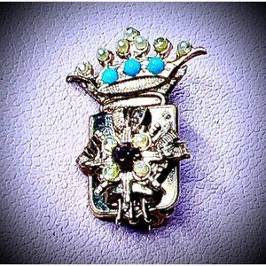 Signed Alice Caviness Pin, Crown and Starburst Small 1" x 1/2"